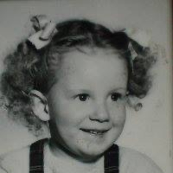 Meet your Posher, Mel - Picture 1 of 1